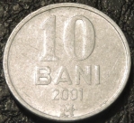 10 бань 2001 Молдавия. F-XF. На фото образец. На монете изображен герб Молдавии: орел, в клюве которого золотой крест, в когтях оливковая ветвь и золотой скипетр, на груди щит с изображением быка, розы, звезды и полумесяца.