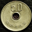 50 йен 1973 Япония. Монета продается в единственном экземпляре, изображенном на фото.