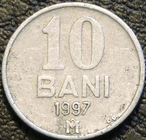 10 бань 1997 Молдавия. Монеты из обращения. На фото образец. На монете изображен герб Молдавии: орел, в клюве которого золотой крест, в когтях оливковая ветвь и золотой скипетр, на груди щит с изображением быка, розы, звезды и полумесяца.