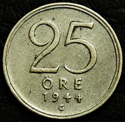 25 эре 1944 Швеция. Серебро. Монета продается в единственном экземпляре, изображенном на фото.